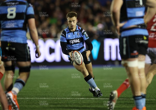 191225 - Cardiff Rugby v Scarlets - United Rugby Championship - Cameron Winnett of Cardiff 
