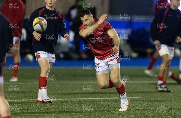 191225 - Cardiff Rugby v Scarlets, United Rugby Championship - Gareth Davies of Scarlets warms up
