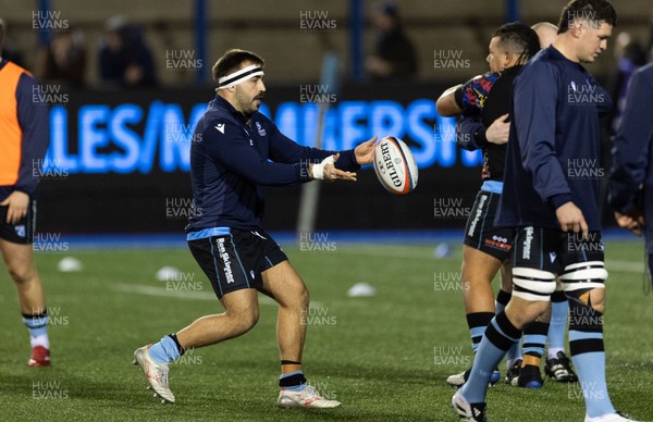 191225 - Cardiff Rugby v Scarlets, United Rugby Championship - Liam Belcher of Cardiff Rugby warms up