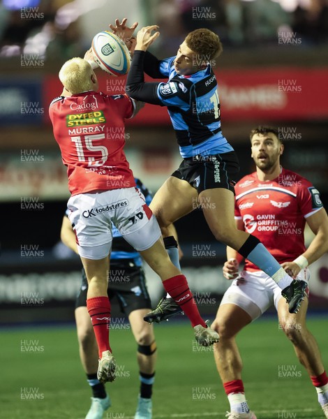 191225 - Cardiff Rugby v Scarlets, United Rugby Championship - Blair Murray of Scarlets and Cam Winnett of Cardiff Rugby compete for the ball