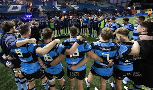 191225 - Cardiff Rugby v Scarlets, United Rugby Championship - Cardiff huddle up at the end of the match