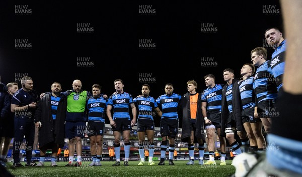 191225 - Cardiff Rugby v Scarlets, United Rugby Championship - Cardiff huddle up at the end of the match
