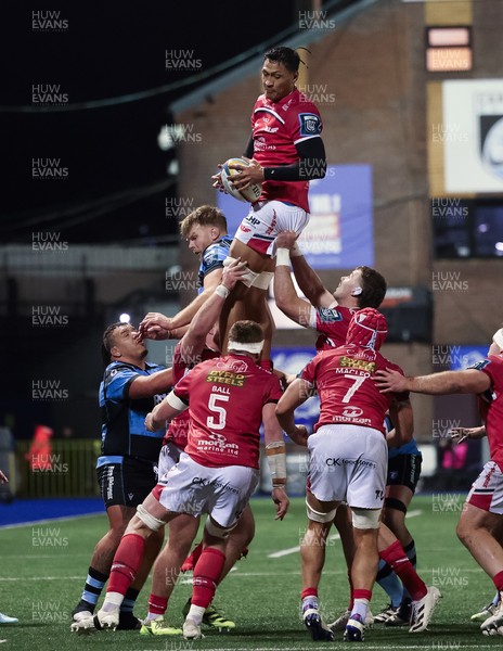 191225 - Cardiff Rugby v Scarlets, United Rugby Championship - Sam Lousi of Scarlets wins the line out