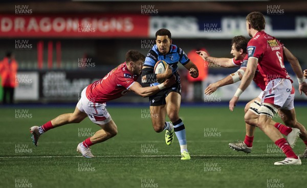 191225 - Cardiff Rugby v Scarlets, United Rugby Championship - Ben Thomas of Cardiff Rugby