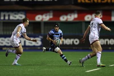 040323 - Cardiff Rugby v Ulster - United Rugby Championship - Matthew Morgan of Cardiff Rugby (c) makes a break 