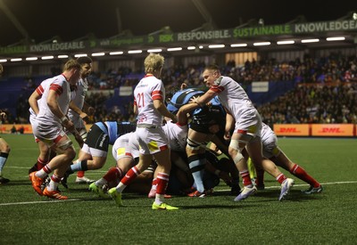 131225 - Cardiff Rugby v Ulster - United Rugby Championship - Dan Thomas of Cardiff pushes over the line to score a try