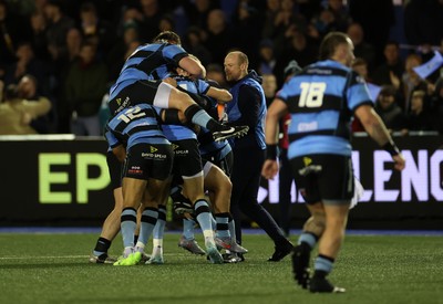 131225 - Cardiff Rugby v Ulster - United Rugby Championship - Callum Sheedy of Cardiff celebrates with teams mates after winning the game