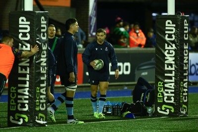 131225 - Cardiff Rugby v Ulster - EPCR Challenge Cup - Leigh Halfpenny of Cardiff Rugby warms up before the game