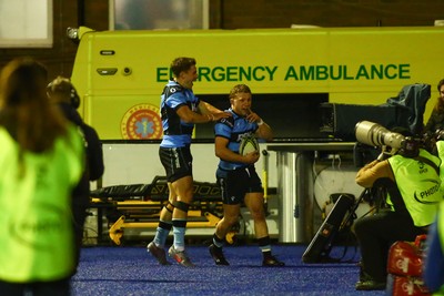 131225 - Cardiff Rugby v Ulster - EPCR Challenge Cup - Tom Bowen of Cardiff celebrates his try
