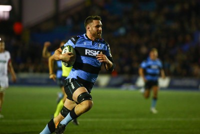 131225 - Cardiff Rugby v Ulster - EPCR Challenge Cup - George Knott of Cardiff bursts through to score a try