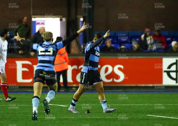 131225 - Cardiff Rugby v Ulster - EPCR Challenge Cup - Callum Sheedy of Cardiff wins the game with the final kick of the game