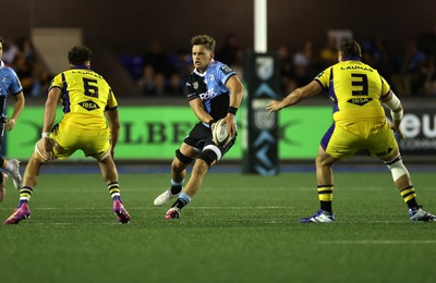 021026 - Cardiff Rugby v Zebre Parma - United Rugby Championship - Alex Mann of Cardiff 