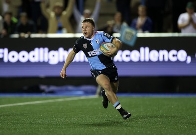 021026 - Cardiff Rugby v Zebre Parma - United Rugby Championship - Tom Bowen of Cardiff runs in to score a try