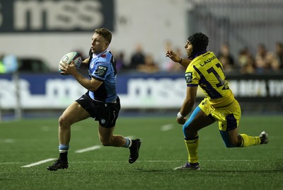 021026 - Cardiff Rugby v Zebre Parma - United Rugby Championship - Tom Bowen of Cardiff 