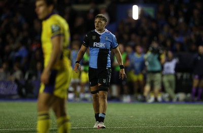 021026 - Cardiff Rugby v Zebre Parma - United Rugby Championship - Alex Mann of Cardiff 