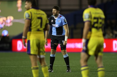 021026 - Cardiff Rugby v Zebre Parma - United Rugby Championship - Rory Thornton of Cardiff 