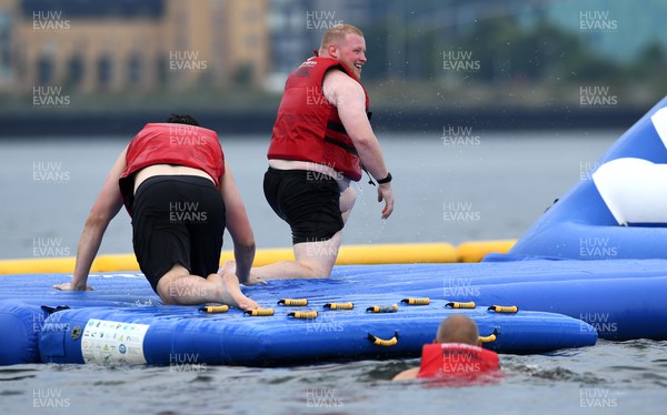 190722 - Cardiff Rugby Visit Water Park in Cardiff Bay - Kieron Assiratti
