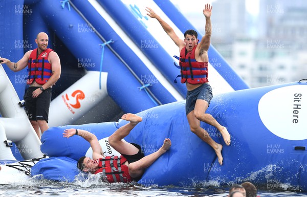 190722 - Cardiff Rugby Visit Water Park in Cardiff Bay - Alex Fenton, James Botham and Jamie Hill