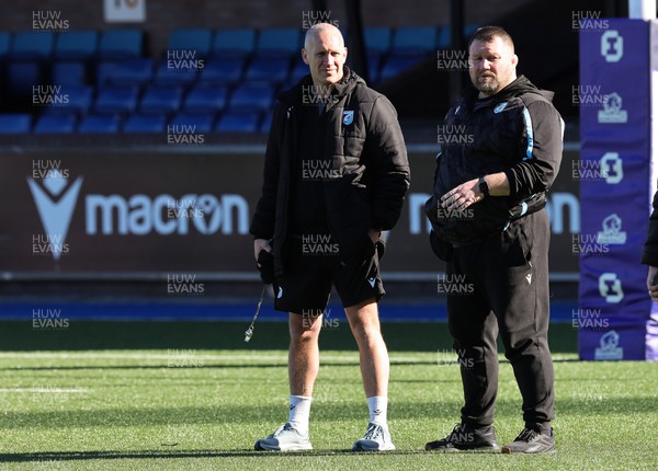 070423 - Cardiff Rugby assistant coach Richard Hodges with Director of Rugby Dai Young during a walkthrough at the Cardiff Arms Park ahead of the European Challenge Cup match against Benetton Treviso