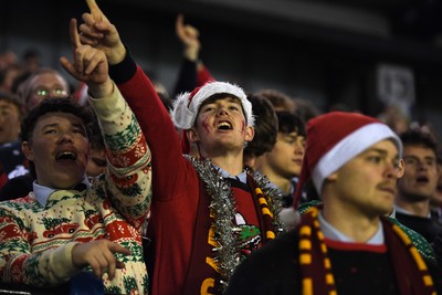 031225 - Cardiff Uni v Cardiff Met - Cardiff Clash - Fans