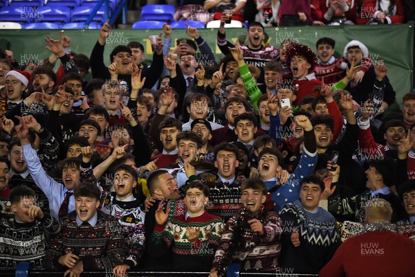 031225 - Cardiff Uni v Cardiff Met - Cardiff Clash - Fans