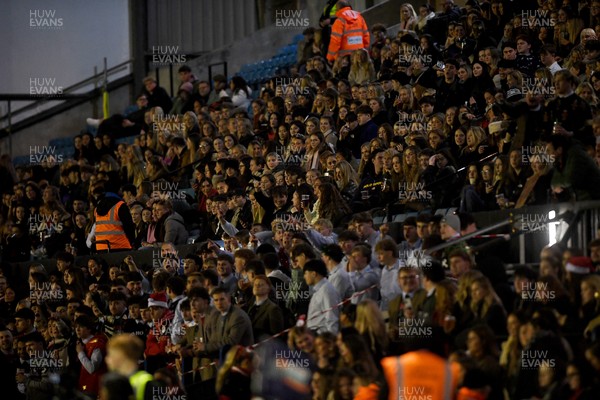 031225 - Cardiff Uni v Cardiff Met - Cardiff Clash - Fans