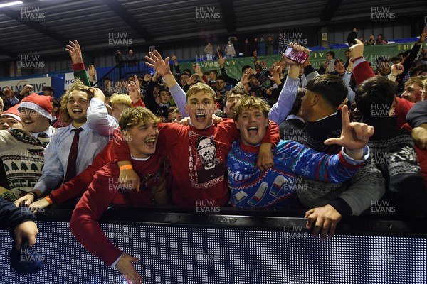 031225 - Cardiff Uni v Cardiff Met - Cardiff Clash - Fans