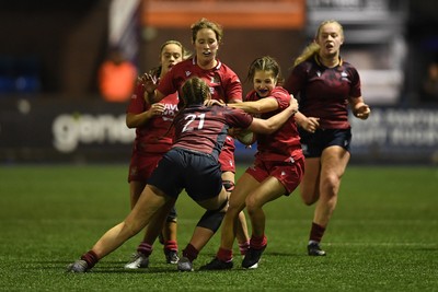 031225 - Cardiff Uni Women v Cardiff Met Women - Cardiff Clash - Mouse Robinson of Cardiff Uni is challenged by Evie Loizos of Cardiff Met