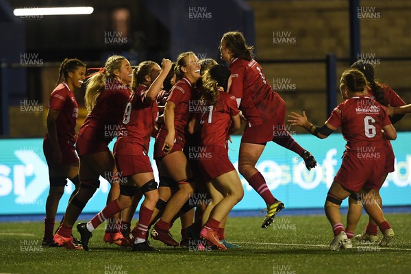 031225 - Cardiff Uni Women v Cardiff Met Women - Cardiff Clash - Lillian Brady of Cardiff Uni celebrates scoring a try with team mates