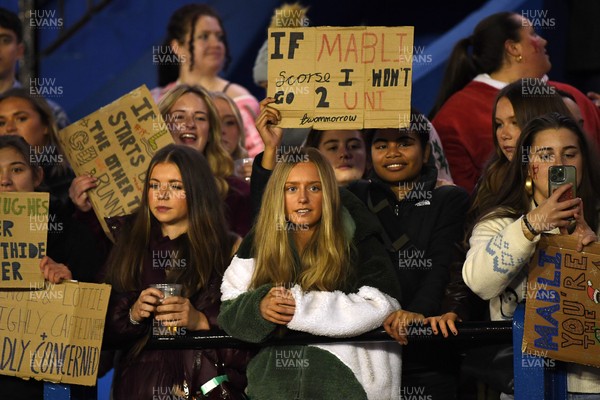 031225 - Cardiff Uni Women v Cardiff Met Women - Cardiff Clash - Fans
