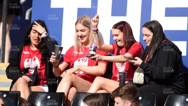 240424 - Cardiff University v Swansea University - Welsh Varsity Women’s Match - Cardiff Uni Supporters enjoying the game