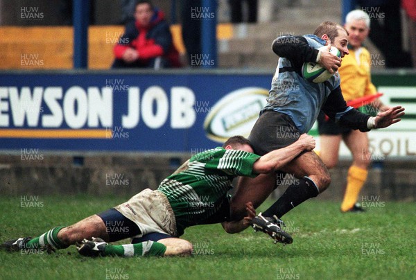 300199 - Cardiff v Abertillery - Mike Rayer of Cardiff powers through a tackle to score a try