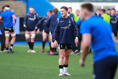 270124 - Cardiff v Bridgend - Indigo Group Premiership - Edd Howley of Bridgend Ravens warms up before kick off