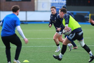 270124 - Cardiff v Bridgend - Indigo Group Premiership - Edd Howley of Bridgend Ravens warms up before kick off