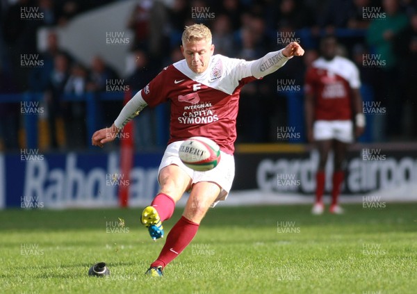 131012 Cardiff RFC v Bristol RFC - British and Irish Cup -Bristol's Matt Jones opens the scoring with a penalty