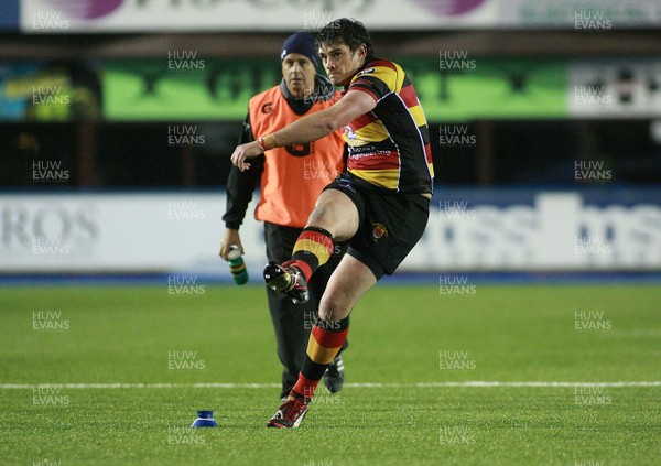 021113 Cardiff RFC v Carmarthen Quins RFC - Principality Premiership -Carmarthen's Craig Evans kicks a goal(c) Huw Evans Agency