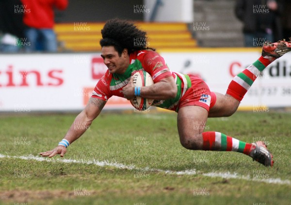 160213 Cardiff RFC v Ebbw Vale RFC - Swalec Cup -Ebbw Vale's Polu Uhi scores a try 