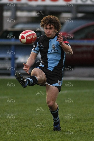 261209 - Cardiff RFC v Glamorgan Wanderers RFC - Principality Premiership - Cardiff's James Loxton clears to touch 