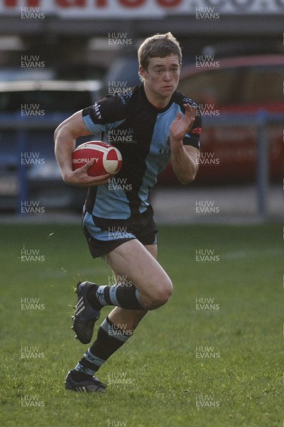 261209 - Cardiff RFC v Glamorgan Wanderers RFC - Principality Premiership - Cardiff's Owen Williams in full flight