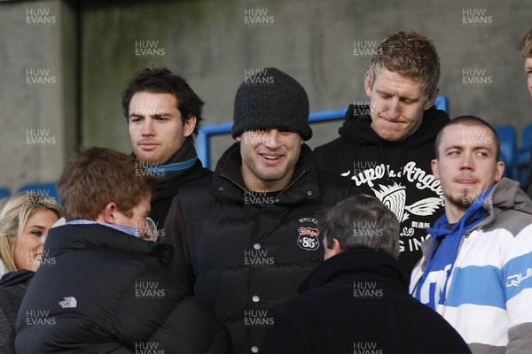 261209 - Cardiff RFC v Glamorgan Wanderers RFC - Principality Premiership - Blues' players (L-R) Ben White, Jamie Roberts, Bradley Davies & Richie Rees pay a visit to Cardiff Arms Park to watch Cardiff RFC