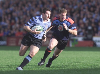 271001 - Cardiff v Glasgow - Heineken Cup - Cardiff's Iestyn Harris heading for the line for his first ever try for Cardiff