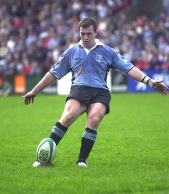 271001 - Cardiff v Glasgow - Heineken Cup - Cardiff's Iestyn Harris converts his second try