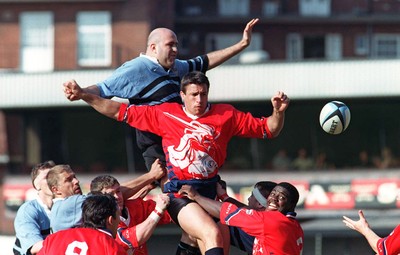 Cardiff v Llanelli 160598