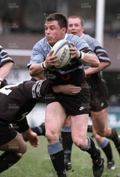 050497 - Cardiff v Neath - Simon Hill of Cardiff beats John Funnell