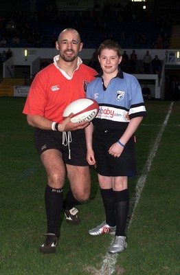 050405 Cardiff vs Newbridge Welsh Premier  LeagueCaptain Rob Appleyard & mascot Ross LewisDarren Griffiths/