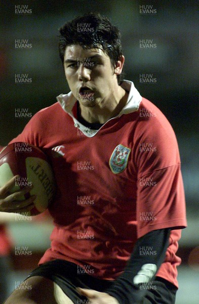 050405 Cardiff vs Newbridge Welsh Premier  LeagueMatthew Nuthall powers his way to score try as Cardiff romp to a home win over Newbridge in The Premier LeagueDarren Griffiths/