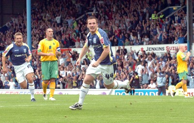 23.08.08 - Championship Football Cardiff City v Norwich City Cardiff's Ross McCormack celebrates after scoring goal 