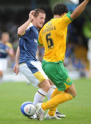 23.08.08 - Championship Football Cardiff City v Norwich City Cardiff's Ross McCormack is challenged by Norwich's Dejan Stefanovic 