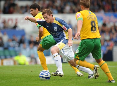 23.08.08 - Championship Football Cardiff City v Norwich City Cardiff's Ross McCormack breaks through only to be brough down, earning a penalty 