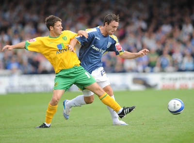 23.08.08 - Championship Football Cardiff City v Norwich City Cardiff's Darcy Blake gets past Norwich's Wesley Hoolahan 